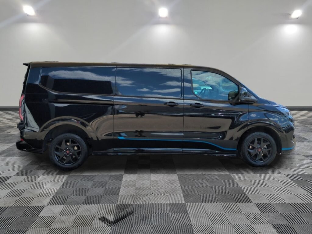 FORD - TRANSIT CUSTOM FGN 320 L2H1 2.0 ECOBLUE 170 CH BVA8 SPORT